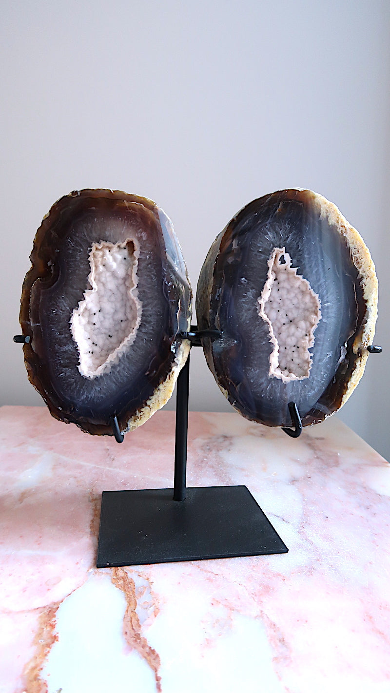 Special Agate Geode & Stand