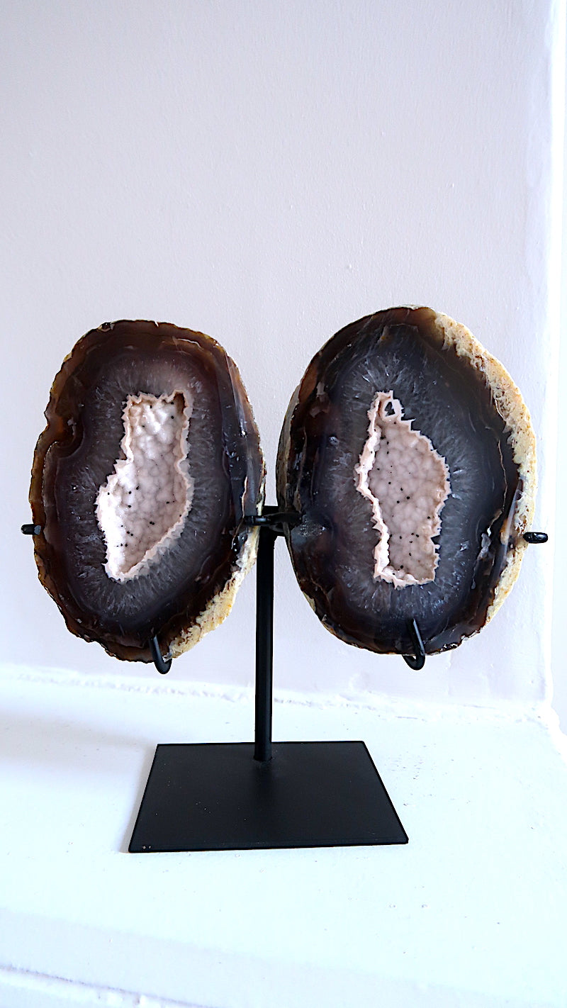 Special Agate Geode & Stand