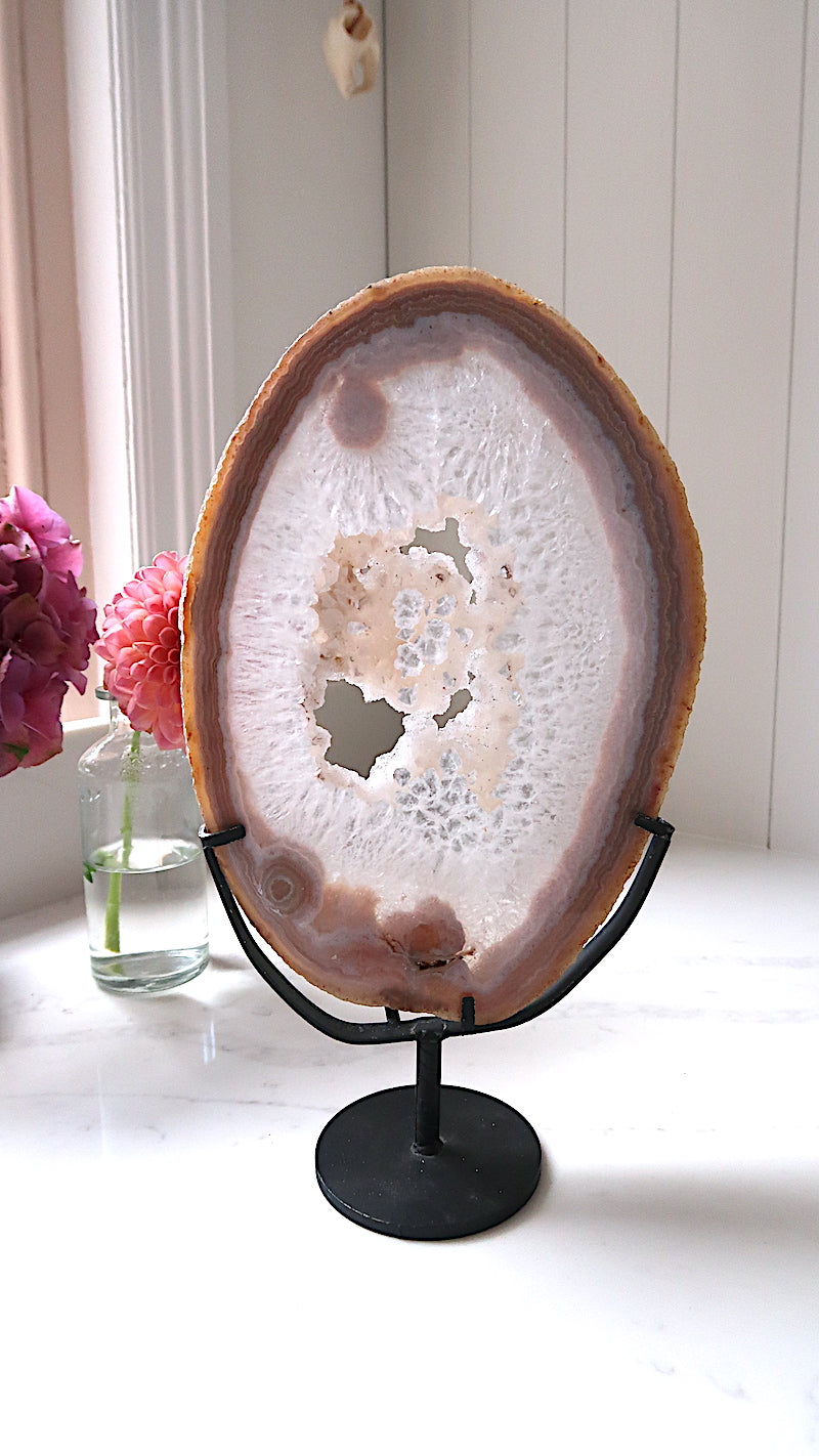 Large Sparkly Agate With Stand