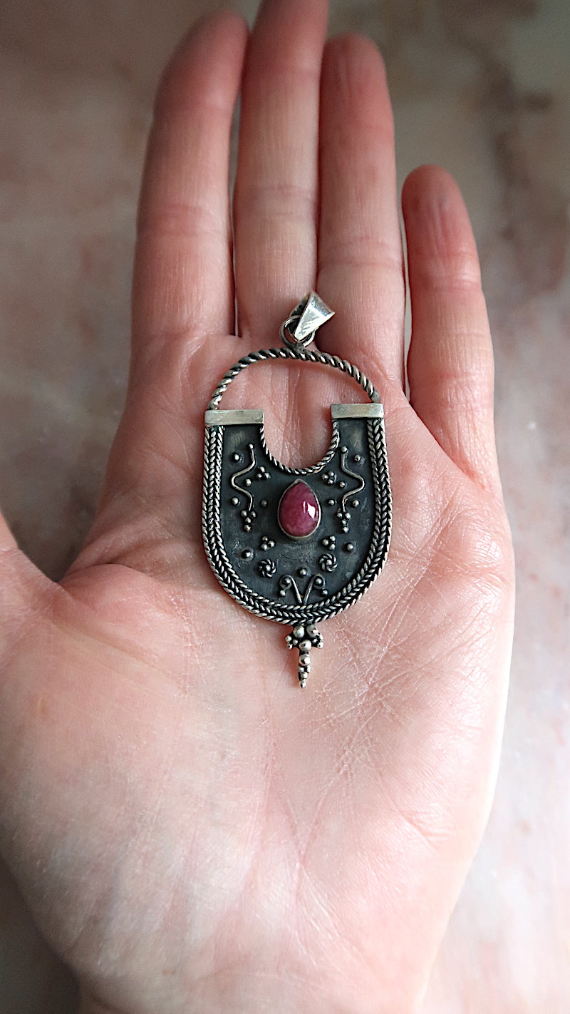 Tribal Cherry Agate Pendant