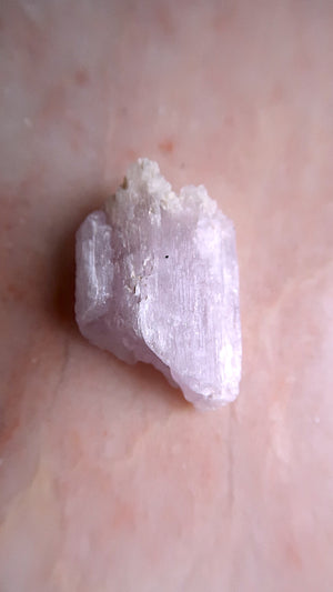 Raw Pink Kunzite