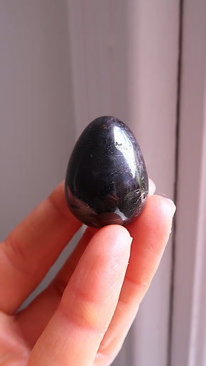 Deep Purple Ruby Egg