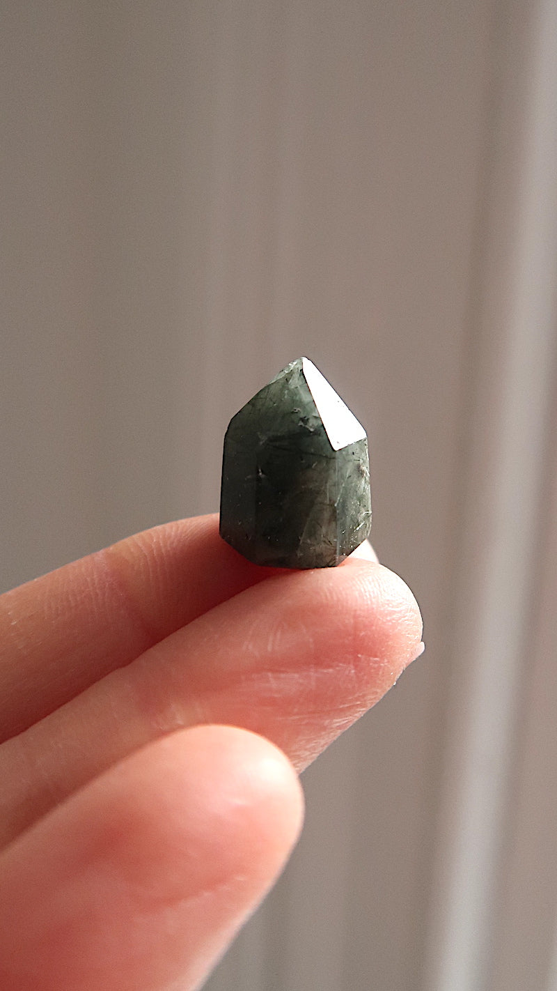 Extra Small Green Chlorite Point