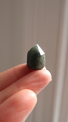 Extra Small Green Chlorite Point