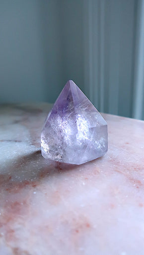 Light Amethyst Point