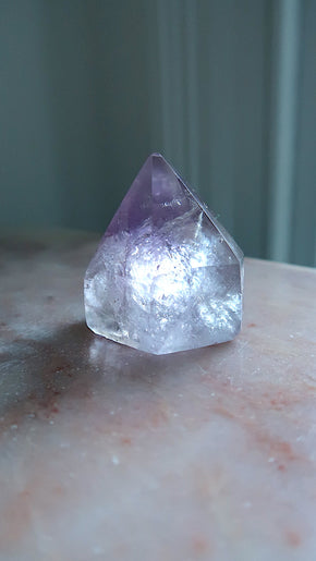 Light Amethyst Point