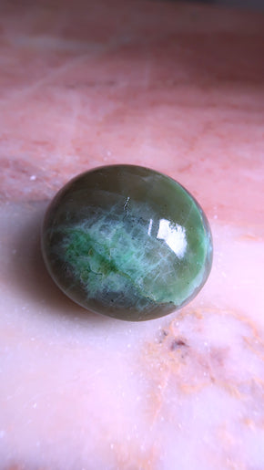 Green Garnierite (Green Moonstone)