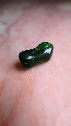 Premium Green Diopside tumble