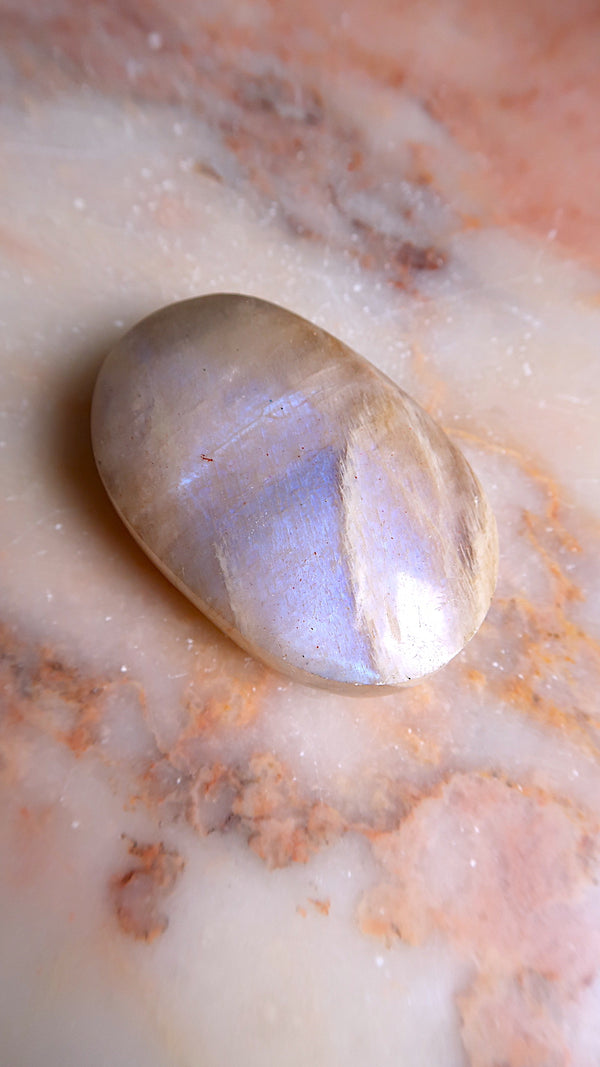 Moonstone Palm Stone