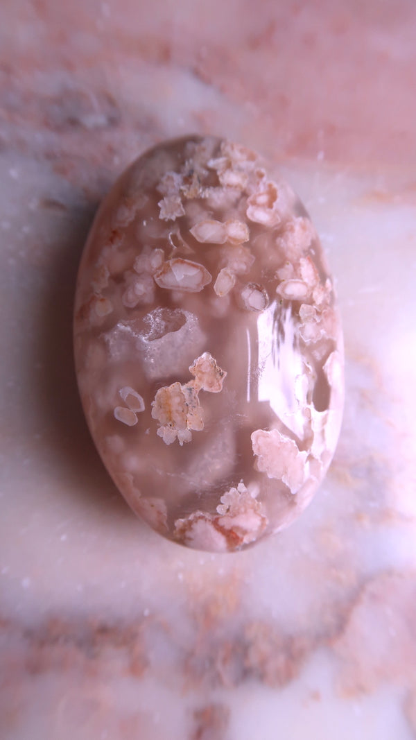 Flower Agate Palm Stone