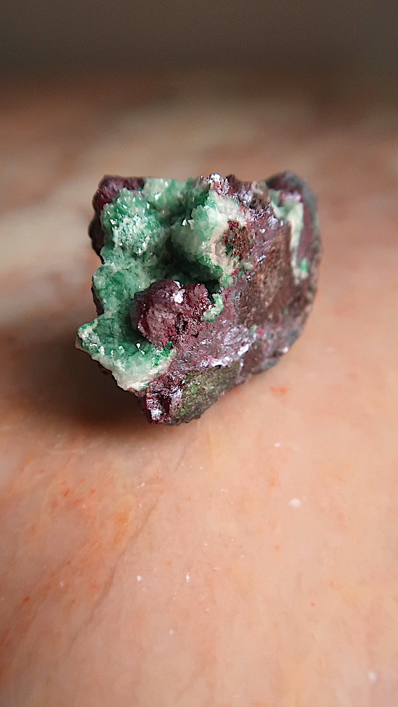 Premium Prehnite, Dioptase Hematite