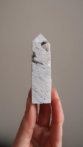 White Sparkly Agate Point