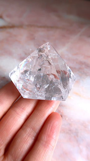 Clear Quartz Diamond (rainbow flash)