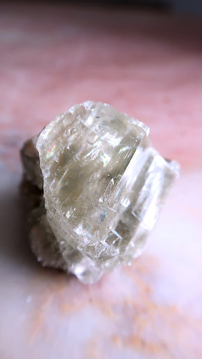Premium Yellow Optical Calcite (rainbows)