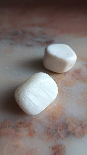Scolecite Tumbles