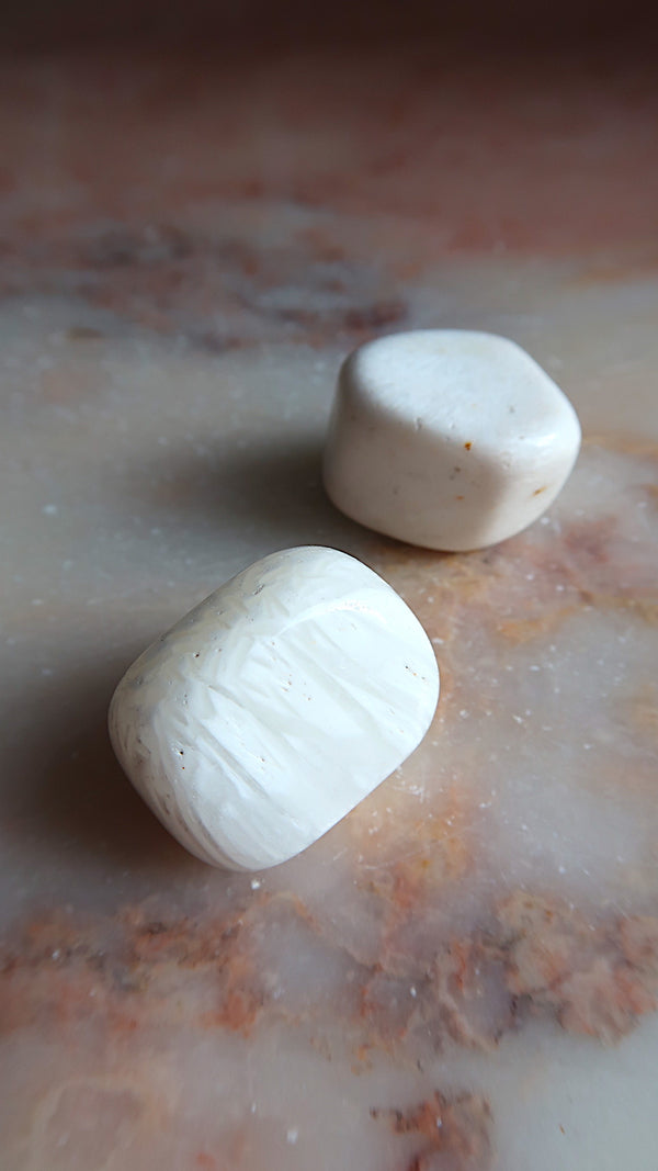 Scolecite Tumbles