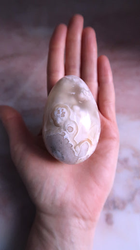 Large White flower Agate Egg