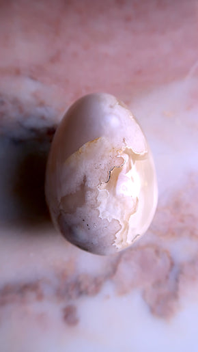 Large White flower Agate Egg