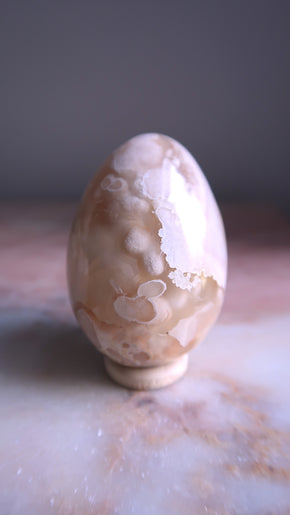 Large White flower Agate Egg