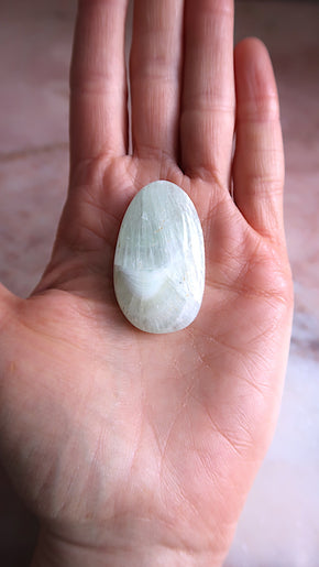 Pistacchio Calcite Palm Stone