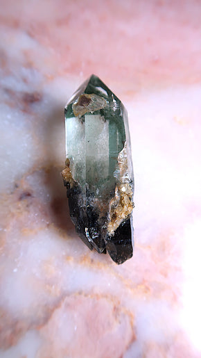 Stunning Phantom Garden Quartz Point