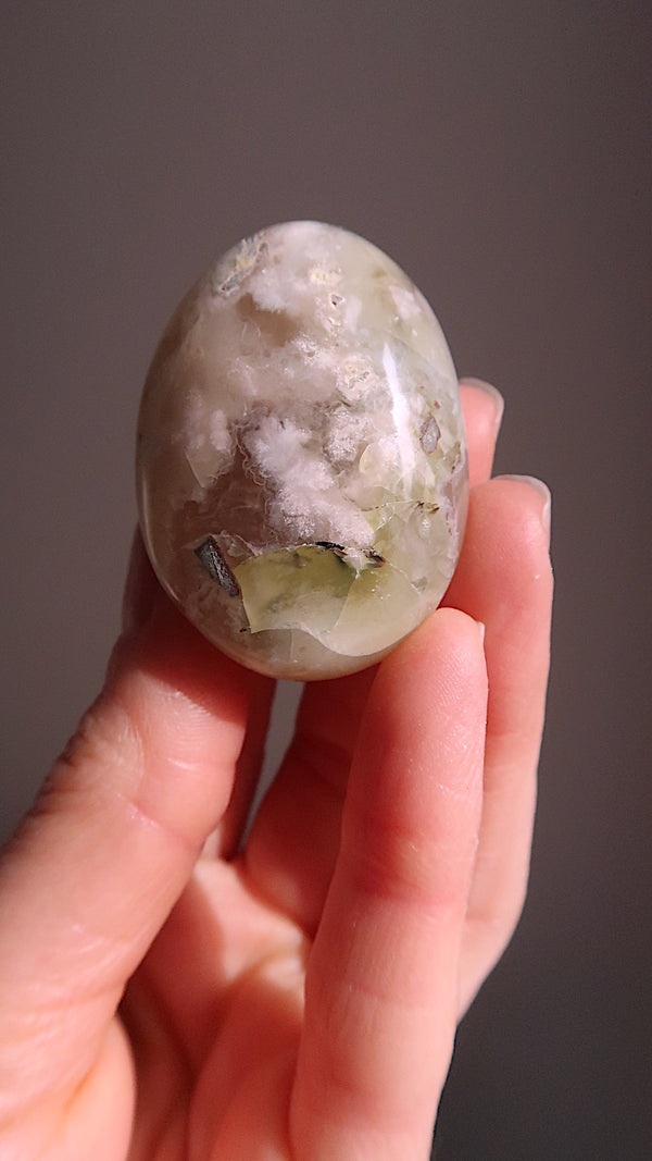 Flower Agate Palm Stone