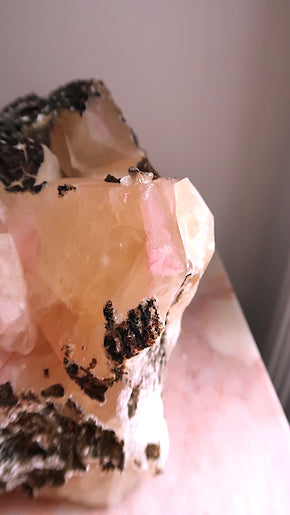 Special: XL Honey & Pink Calcite