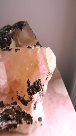Special: XL Honey & Pink Calcite