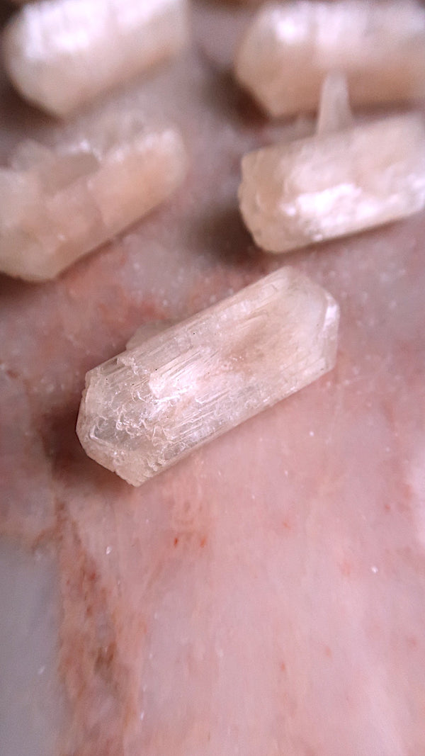 Peach Stilbite Blades