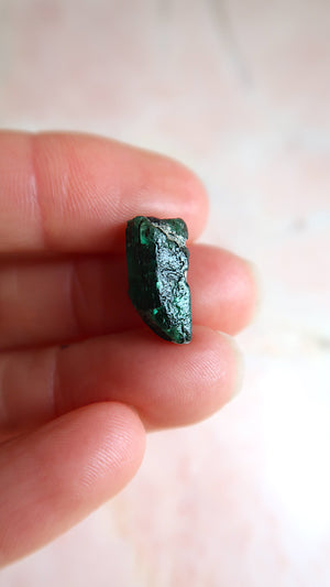 Small Premium Raw Emerald