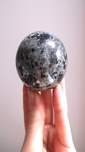 Yooperlite Sphere (fluorescent)