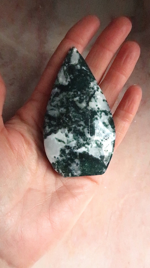 Moss Agate Teardrop Point
