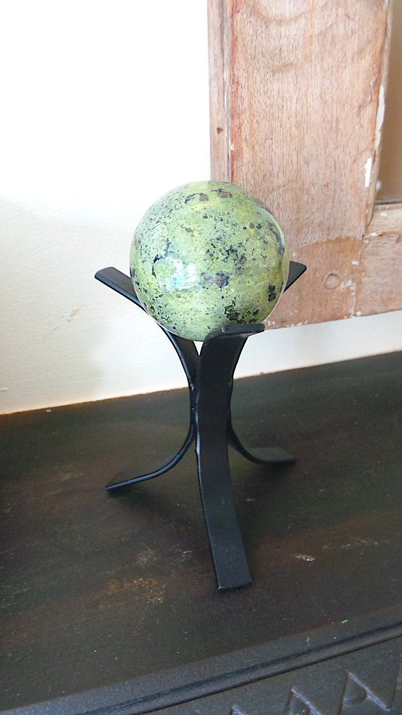 Metal Sphere Stand